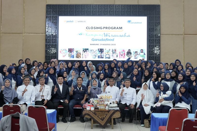 Women entrepreneurs at the Garuda Food Entrepreneurship Village closing ceremony