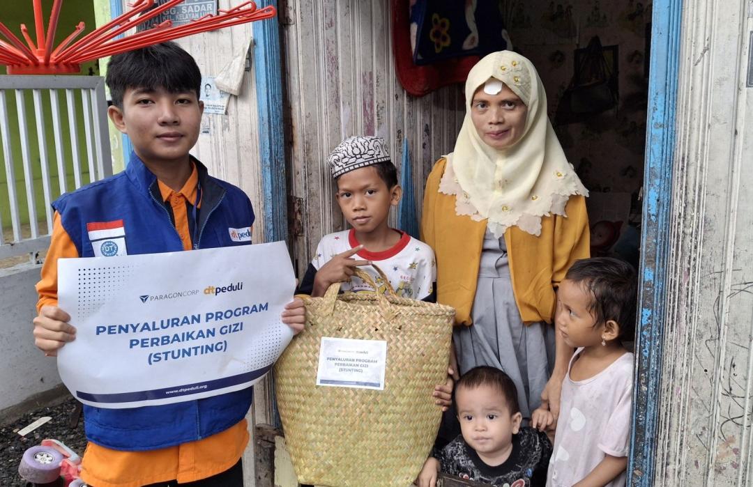 DT Peduli South Kalimantan distributing nutrition packages to prevent stunting