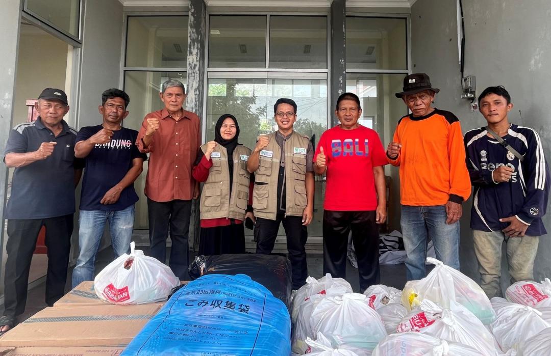 Aid Distribution in Malalo, Tanah Datar