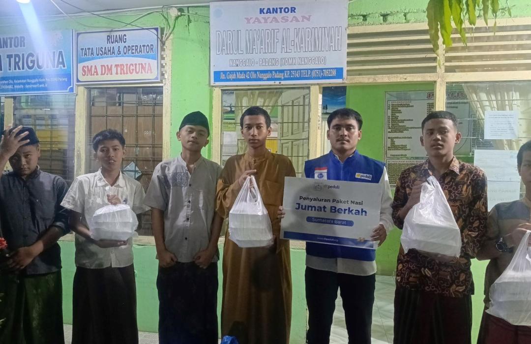 Blessed Friday Meals Distribution in Padang