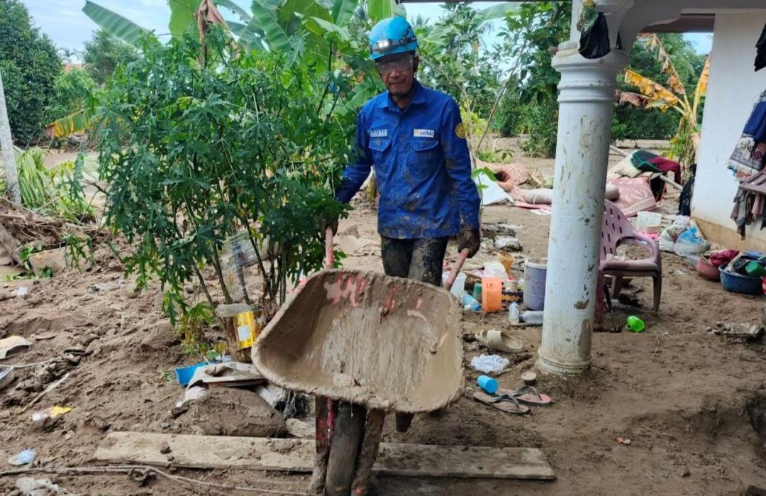 Mud Cleanup in Pidie Jaya